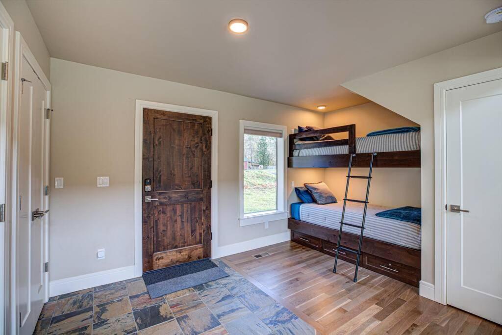 Newly Built Modern Chalet Duplex - 2 Mount Hood Village Exterior foto