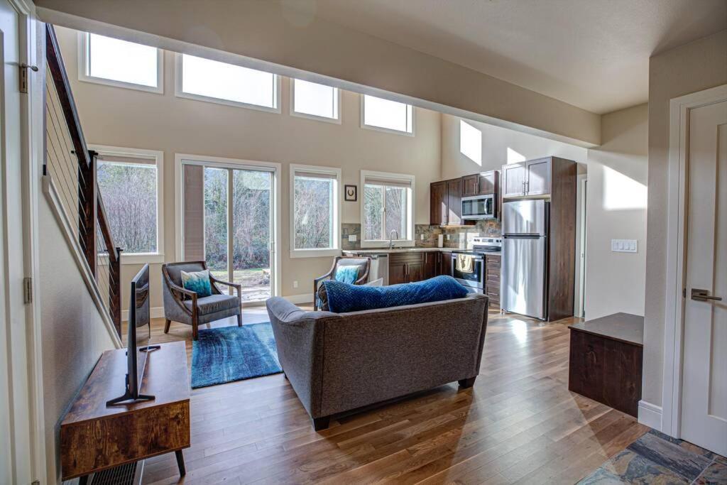 Newly Built Modern Chalet Duplex - 2 Mount Hood Village Exterior foto